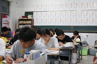 小学生里最成熟的？库里黑色皮夹克配卫衣 深沉干练